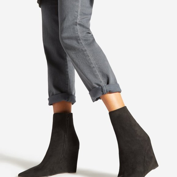 #NWT - SIZE 9 BLACK FAUX-LEATHER POINTED TOE WEDGE W/ZIPPER CLOSURE - Picture 6 of 6